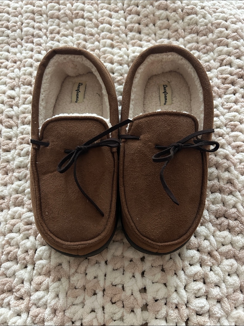 Dearfoams Brown Suede Moccasin Slipper with Sherpa Lining size boys 4-5